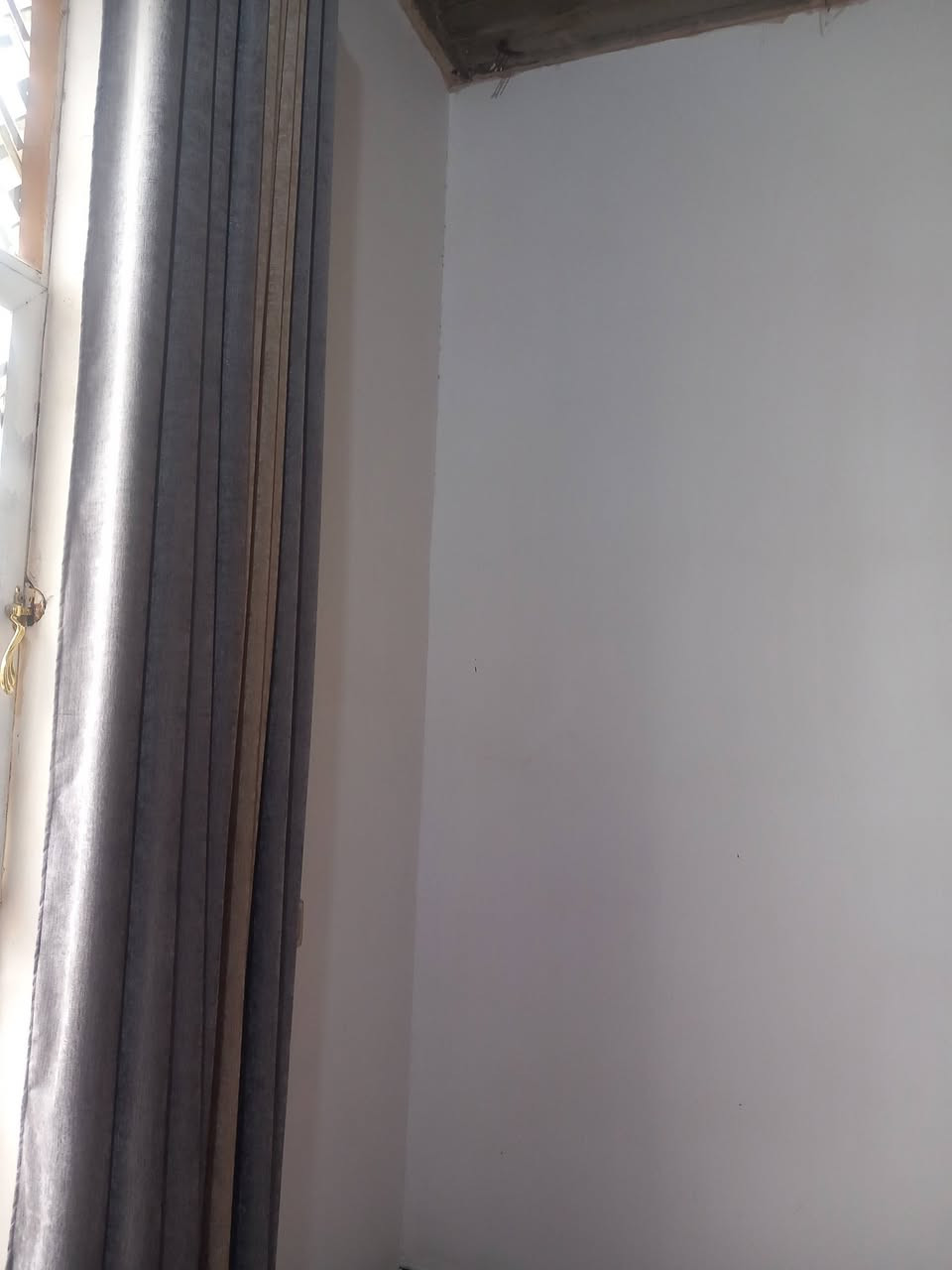 بيت للبيع مال مستعجل  علوة الفحل المساحه ٨٠٠ متر على الشارع العام واجهيه طريقه وحده سجه خاصه ١٠ متر 
فول مواصفات السعر مناسب جدا بلاش 
***********
