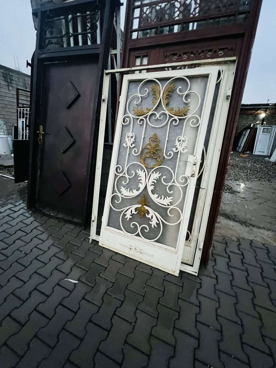 السلام عليكم وصول وجبه جديده 
بوب و شبابيك و سخانات و غربي و بانيو  
زورونا تجدون ما يسركم  
سعر القطعه البيض 75  عرض خاص 
و يوجد عروض خاصه ع اشبابيك الزغير 
العنوان ناحيه الزاب مدخل الزاب السايدين 
نقد نقد نقد 
الاستفسار اتصل 
***********
