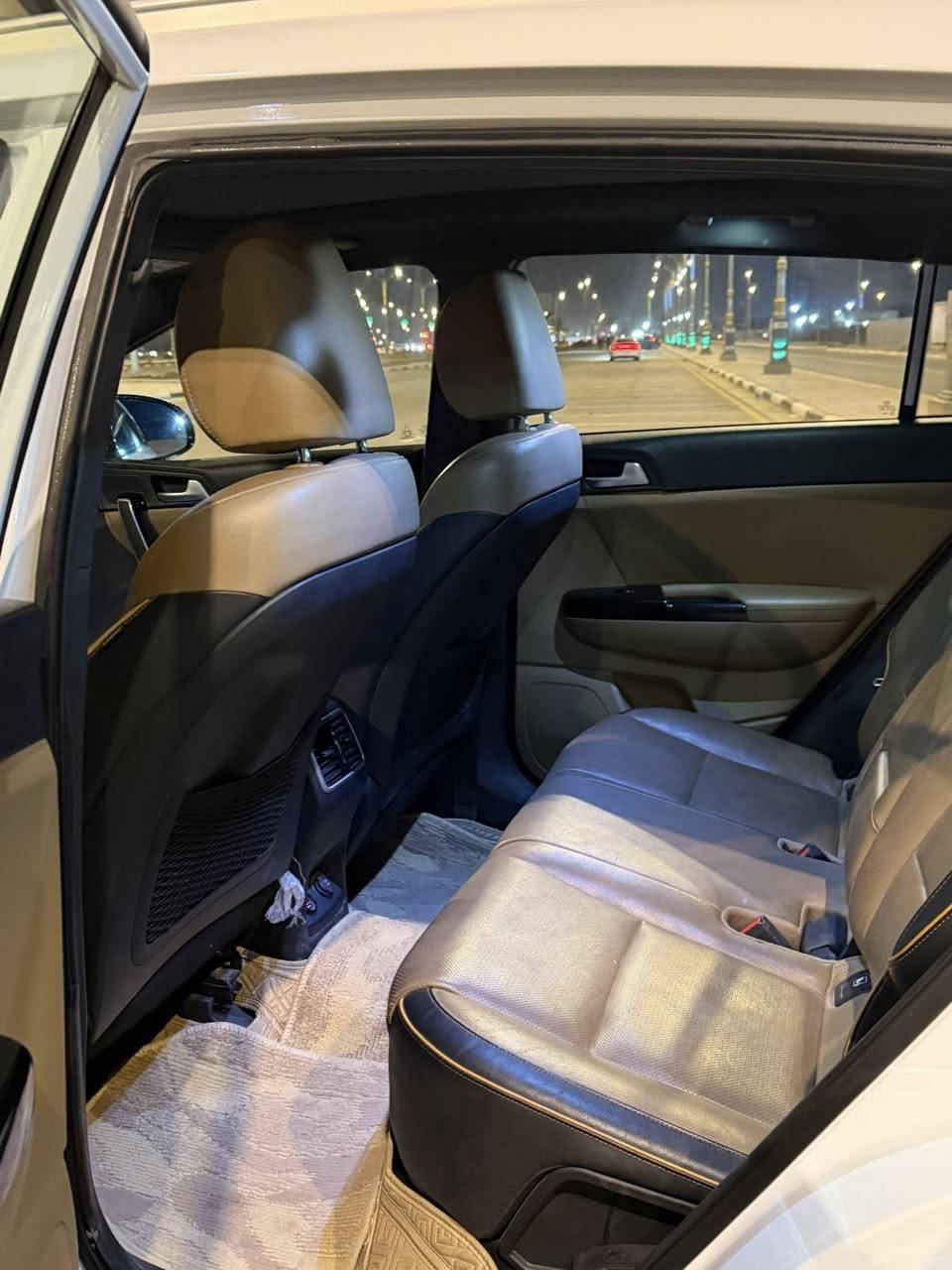 سلام عليكم سبروتج جيتي لاين موديل ٢٠٢١السياره فول واحد عله واحد مكفوله كفاله عامه الرقم بغداد  المواصفات معروفه السياره بسمي مكان السياره كربلاء الرقم ***********
