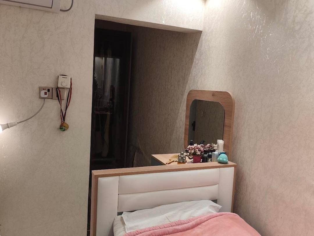 💫اكتب رقم واحد يوصلك السعر خاص

💫دار حديث للبيع منطقة الكرادة

💫المساحة 76 متر واجهة 4.50

💫بناء حديث وجاهز للسكن
____________________
💫يتكون من الطابق الارضي صالة مطبخ حار بارد وحمام  الطابق الأول غرفتين نوم وحمام ومنور الطابق الثاني شقة معزوله غرفة حمام وصاله ومطبخ 
____________________
💫الموقع الكرادة الزوية شارع عرض 15 متر 

💫***********
💫***********
