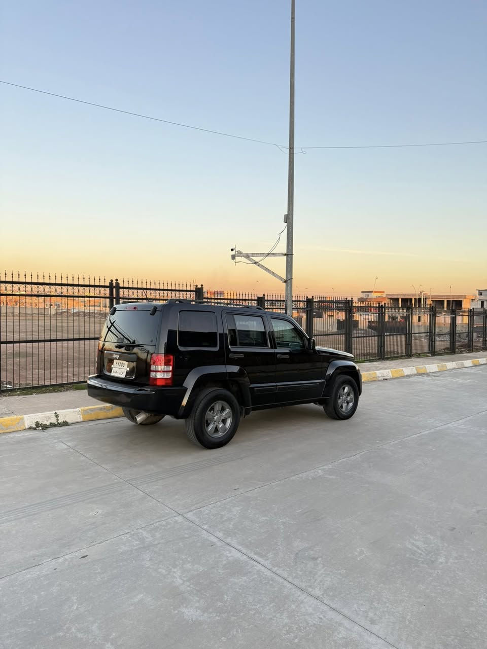 السلام عليكم
جيب موديل 2009فور ويل 

كير محرك شرط  لاصرف لابخار 
رقم سليمانيه شرط تحويل 

السياره بيه قطعتين صبغ بدون داوخل ولباقي سياره مكفول بدون  ضرر

صدر امأمي خلفي كله جديد
كاربائي كله شغال مابي نقص 

سعر 77ورقه بي مجال 

مكاني كركوك داخل مدينه 

***********
