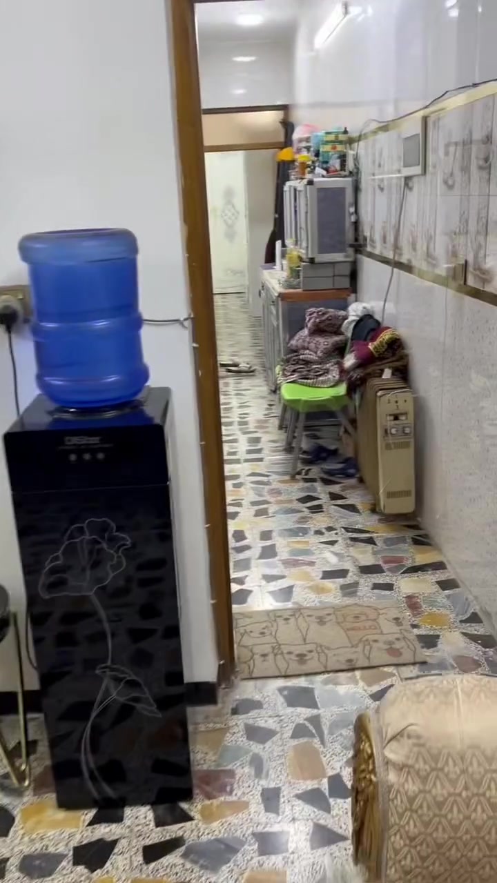 يالله
بيت بمساحة 71 متر للبيع في منطقة الاعظميه🔥🔥 

الواجهة اربعه وربع نزال 16.70 
البيت متكون من 3 غرف وصاله ومطبخ 
مميزاته انو هو حايط مفصول عن البقيه وواجها مناسبه جدا بالنسبه لبيوت الكم وبناء 2025 
بسعر جدا مناسب 🔥🔥 
للطلب والاستفسار ***********

عقارات الاعظميه
صوت الاعظمية
