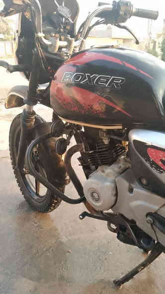 بوكسر جبلي 2021 ( مرقم ) محرك مفتوح وهسه بي صوت خفيف لو زنجيل لو بوشه ماعرف المهم ابيع واقع حال الدراجه تشتغل وجاي امشي بيها ولا موكفتني بشارع ابد تحويل ثاني يوم السعر 1200 مليون وميتين العنوان بغداد حي النصر ***********
