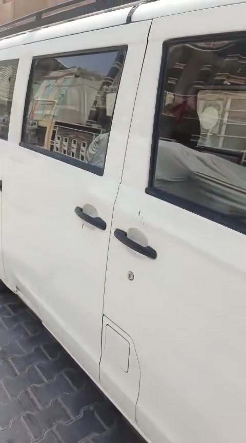 ***********
