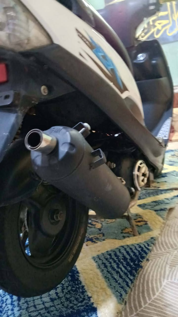 سلام عليكم دراجه ماكس عدلة 
شغالة هندر سلف
بوشة بلادية 50
مفتوحة بقط ولفات
للستفسار ***********
سعر 550وبيهة مجال
