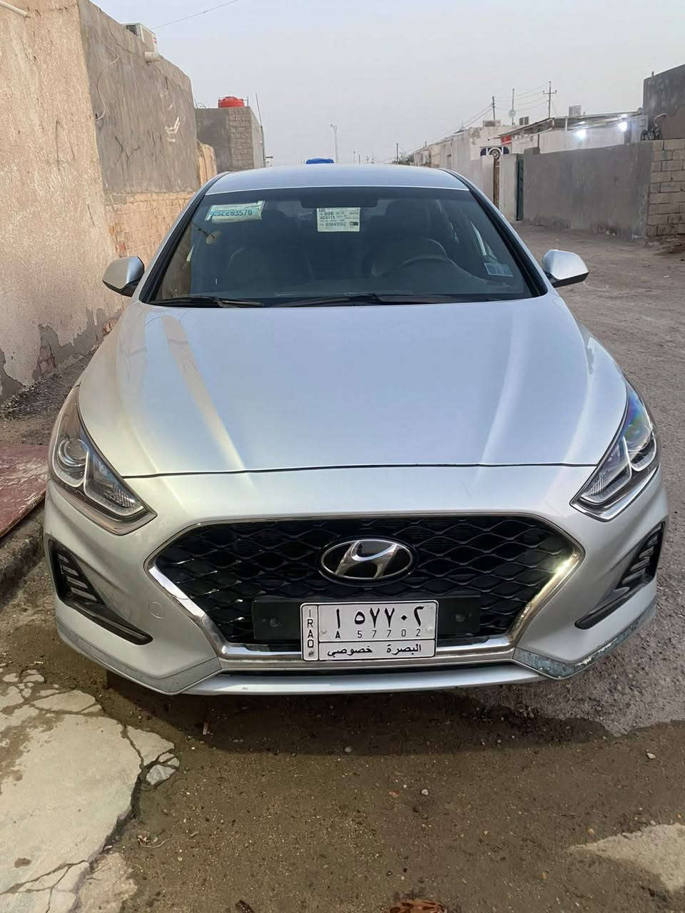 السلام عليكم 
سوناتا موديل 2020
 سياره جديده وارد كوري كفاله ماعده البنيد صبغ فقط بدون ضربه محرك 2000 دوش ماشيه 82 الف استخدام شخصي تبريد ثلج تخم تايرات جديد اصلي حداديه 100/100 طوبه
دواخل جلد ومدوشمه
سنويه نهايه2027  باسمي تحويل ثاني يوم
سياره جديده وحلوه وجاهزه 
السعر 165$ وبيها مجال 
العنوان البصره المعقل 
الهاتف ***********

