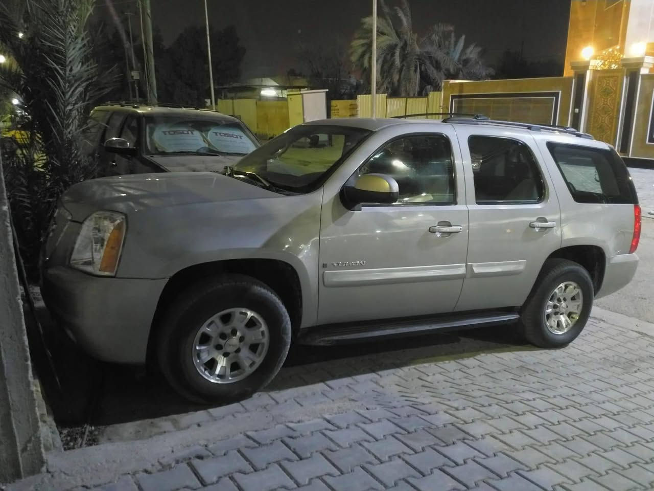 السلام عليكم
يوكن 2007 خليجية مكفولة من التبديل حاليا بيها جراد بقسم من البوند وكذلك القمارة تحتاج بولش السيارة باهت صبغها .سيارتي الشخصية لمدة 8 سنوات بيها سيرفس ب175 
رقم شمالي دولي 
***********
تحياتي للجميع
