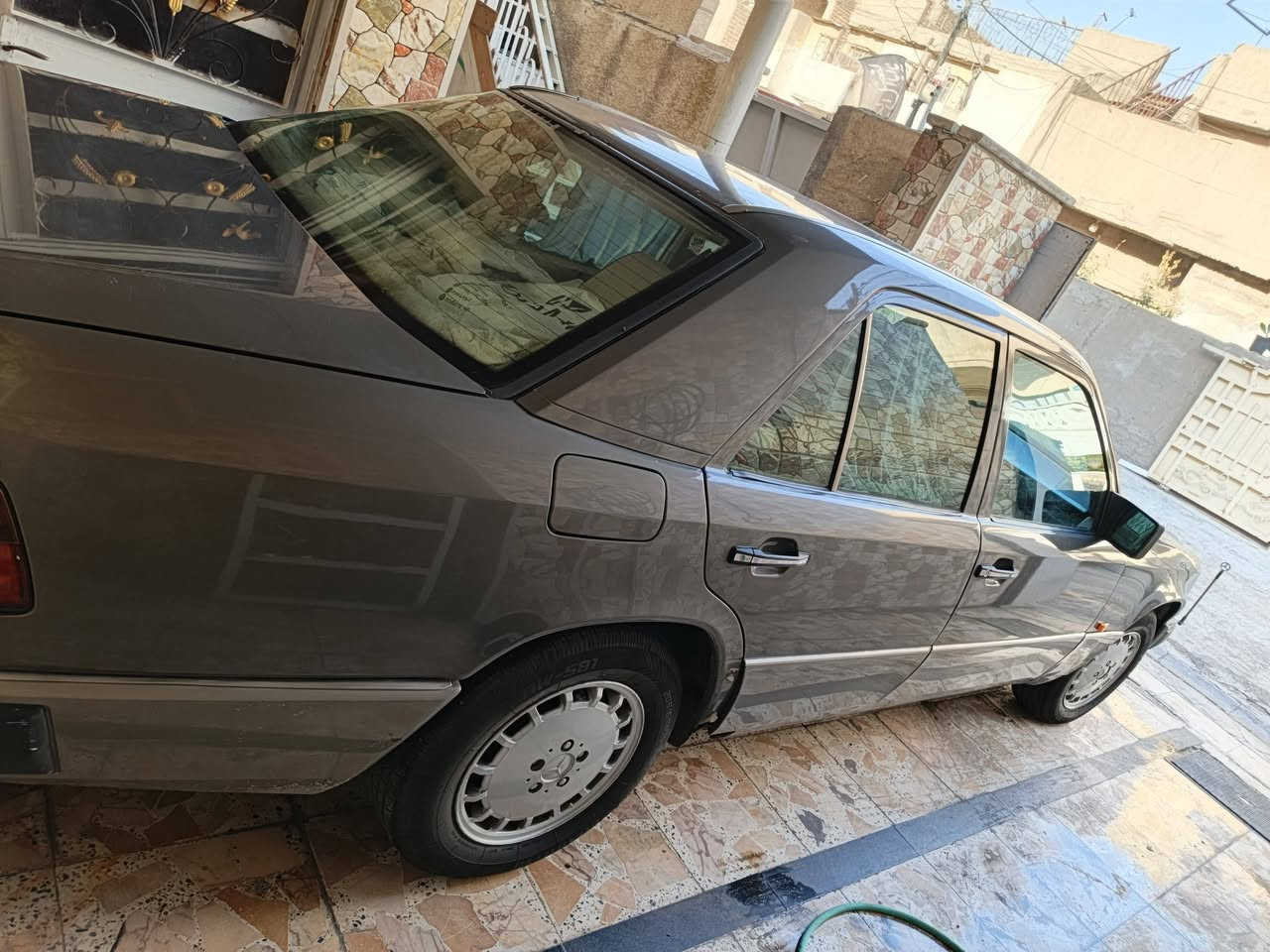 مرخصتك الادمن مارسديس دب كوبي محرك بطه ومنضومه غاز مصبوغه عام للجماليه وبيه قواعد الدبلات معمره سعر 65 بيهه مجال الاستفسار *********** وبيهه طخه موضحه بل صوره ورجعت بارد
