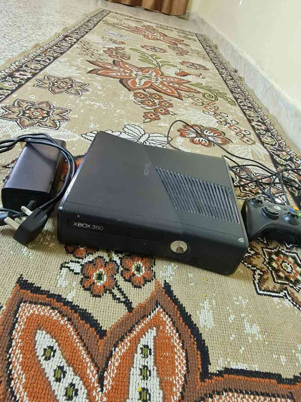 السلام عليكم
اكس بوكس 360 للبيع 
مع يدات 2 اصليه وتجاريه  مع هارد 256 كيكا بي 30 لعبه منهن 
بيس 25 . 17 
فورزا هورايزن 2 
كراش 
جي تي اي سان اندرياس 
كود اوف ديوتي  هوايه أجزاء 

فيفا 16 .19 
بتلفيلد 4  وبعد هواي
السعر 150 وبي مجال 
***********
