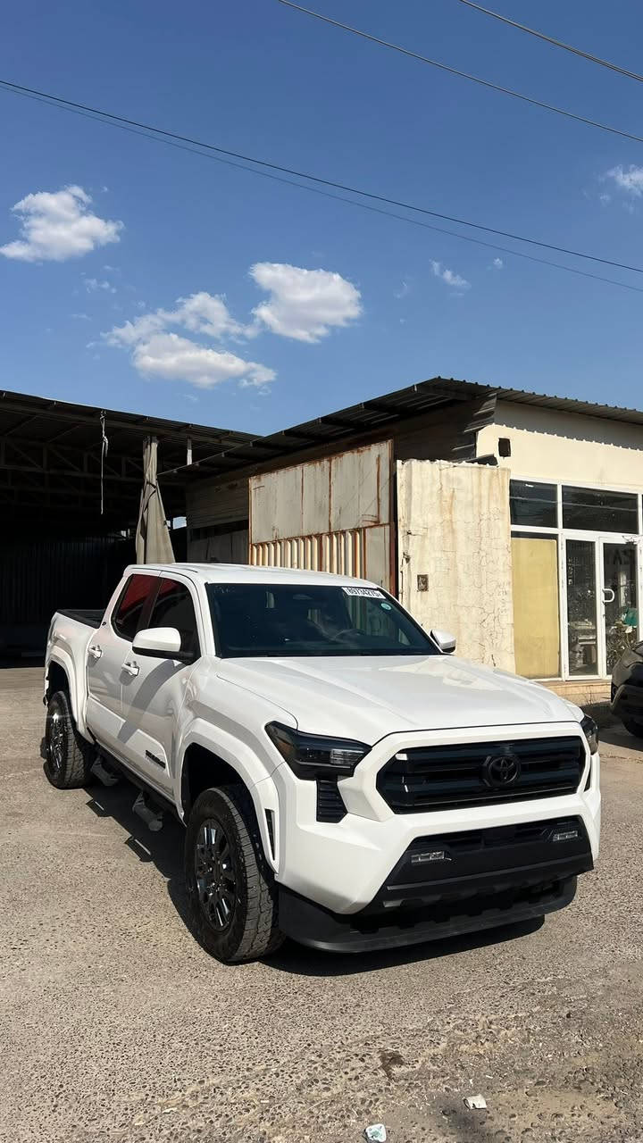 ‏Toyota Tacoma 2025 للبيع

السياره دخول جديد
السيارة ماشي 650 ميل يعني الف كيلو فقط زيرو 

محرك 4 سلندر تيربو 2.4 

حادث السياره بابين ومبدل بلادي نفس اللون 
صور الحادث مرفق بالمنشور 
مكان السيارة اربيل 

للبيع فقط
للاستفسار ***********
