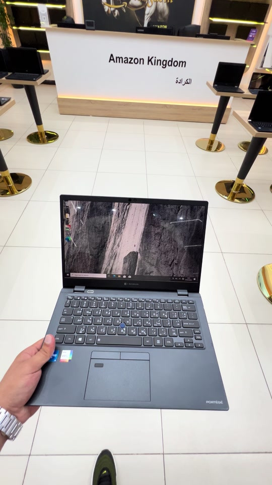 Tosheba daynabook  Cpu cori5th11 Rom 256gb ssd Ram 8gb Gpu intel iers 4gb Display 13.5inch بسعر400الف والتوصيل مجاني  *********** ***********

