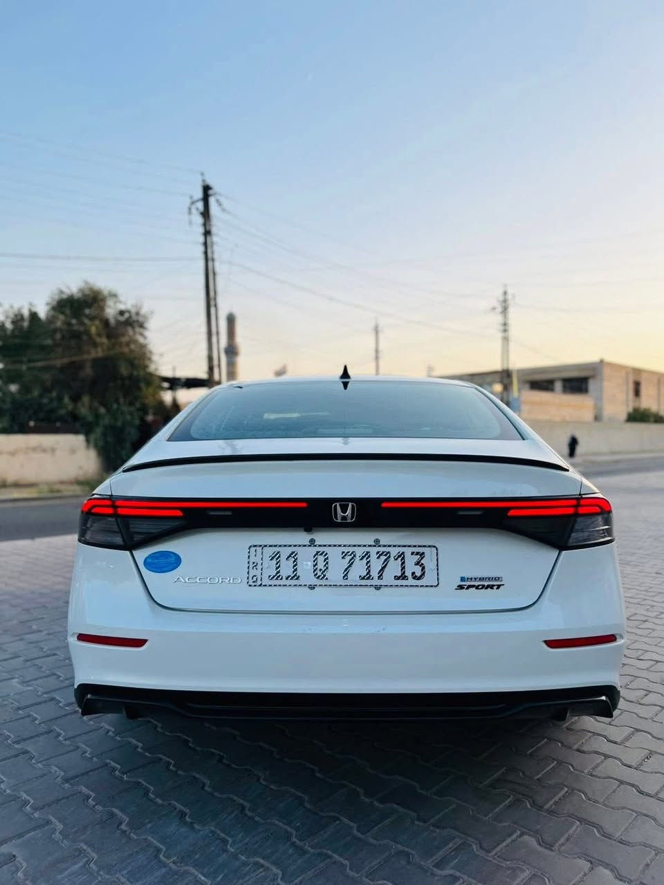 هوندا اكورد هايبرد سبورت SPORT L موديل 2024 رقم  بغداد بأسمي تحويل مباشر فول مواصفات فتحة بصمة كشنات جلد تدفئة كشنين كهرباء ماشية 30 الف مكينة 2000 حادث السيارة بارد بالجاملغ الايمن واجتي مناك بيهة صبغ صفحة اليسار وجنطة وجاملغ خلفي ايمن بدون معجون بس رش السعر 180 وبيهة شوية مجال مكان سياره بغداد الوشاش للاتصال ***********
