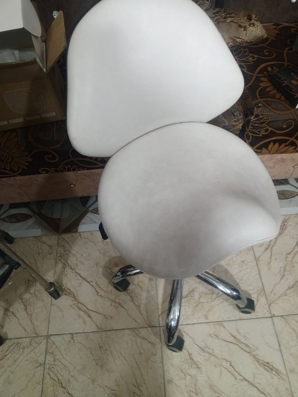 كرسي 30 
ميز 25


**إذا كنت صاحب هذا الإعلان وتريد حذفه لأي سبب، رجاءا أرسل رسالة إلى الدعم الفني**