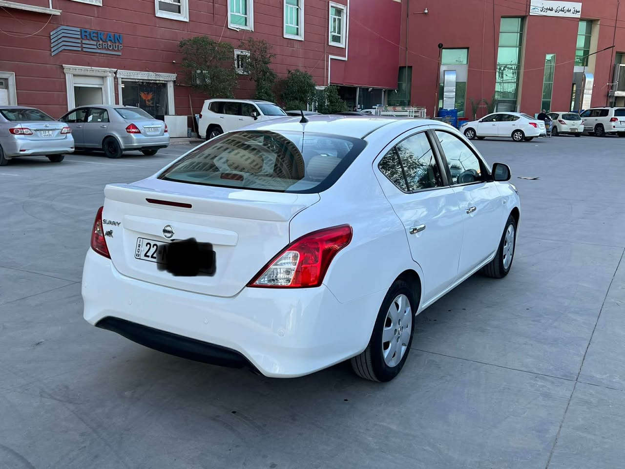 نيسان سةنى ***********
موديل 2023
خةليجى - هيندى
75 هةزار رويشتووه
يةده نيكل - دووگيچ
گير/ مةكينه / تةحويل / غرامه / بةشةرت
سةنةوى نوييه / 11 - 2030 
هةزةى نوييه / 10- 2026
بةناوى خومه 
بوياغ - دوو دةرگا - بى ليدران 
تاخم تايةى لوكى لةسةره 
250 مةسروفى تيدانييه
شوين / هةولير 
محامه له كى براينه ى تيدايه أربيل, العراق
