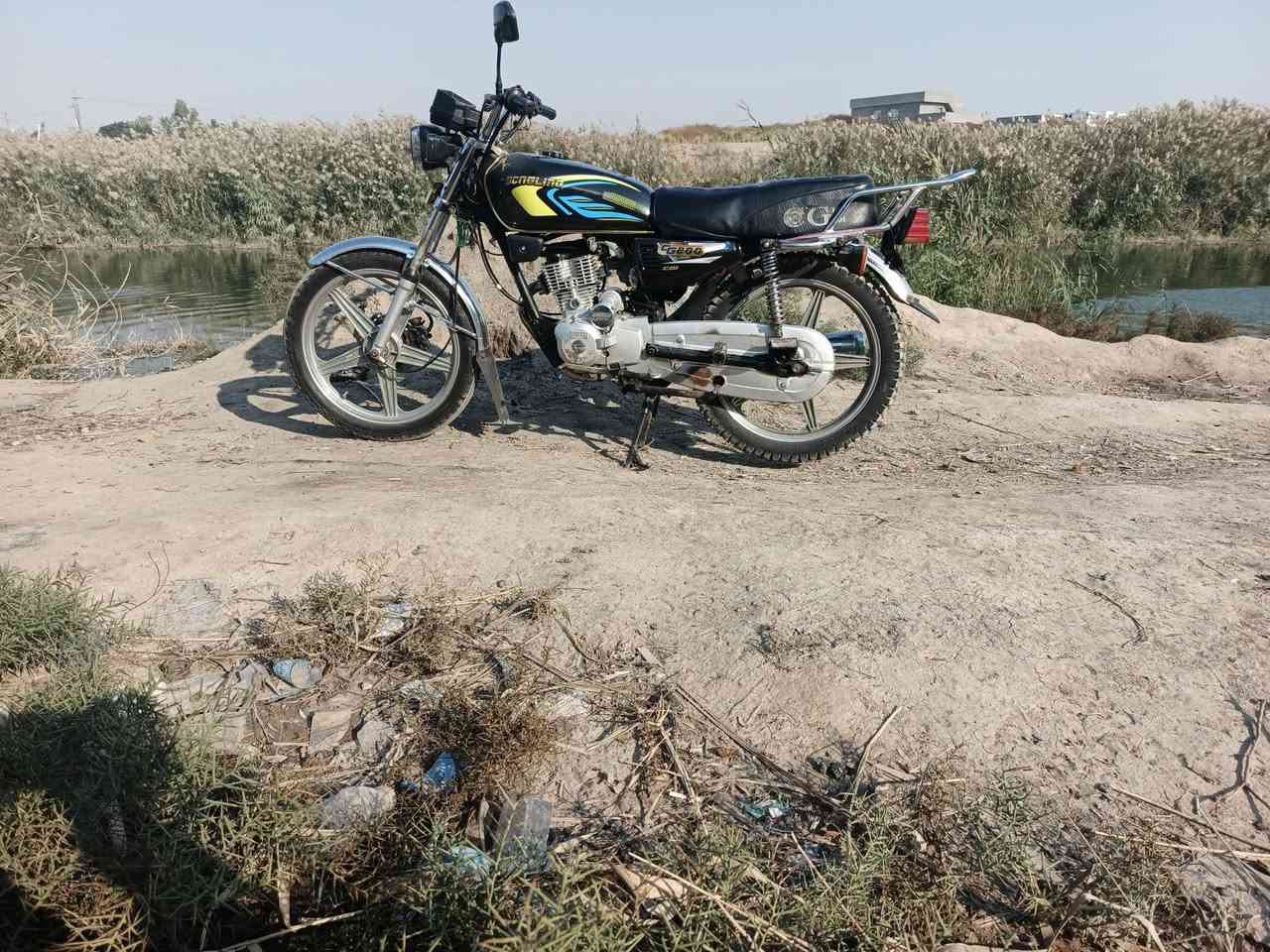 السلام عليكم دراجه خمسه كير مديل 21 اوراق موجوده دراجه مسوي عليه ادامه كلشي شغال شاد كله جيديد والله العظيم نقص بكد الشعره مابيه‏‪***********‬‏ متواجد
