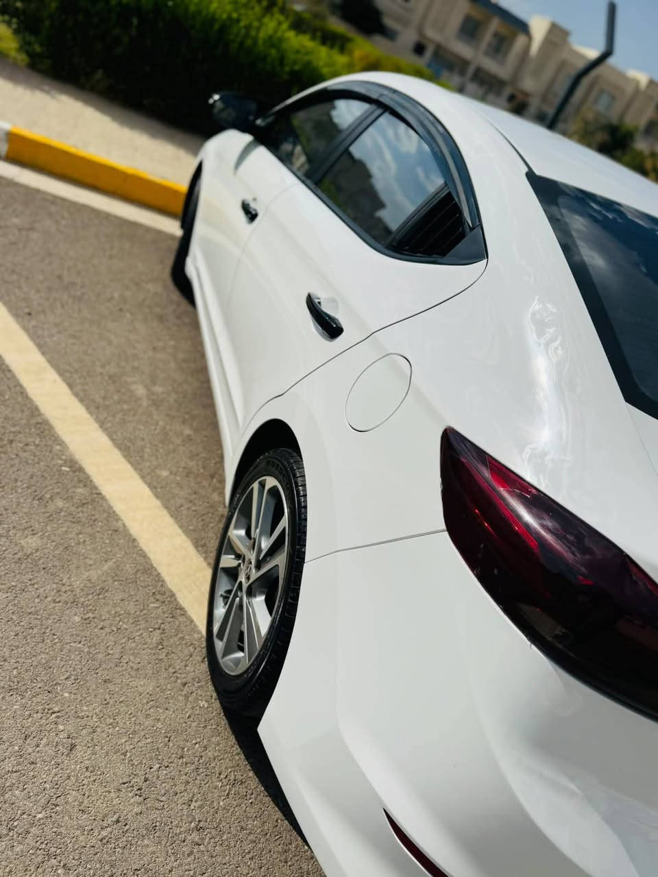 الانترا خليجي ٢٠١٨
ضررها بوند تبديل وبيها تقليمات خفيفه 
مواصفات فول عدا البصمه 
فتحة بالسقف 
مري شفط 
ثلاث انظمة قيادة 
داخل لونين
محرك 20 دوش 
شرط مايدك 
ومامفتوح ولا مبدل 

گير شرط 
تايات جدد 
طخم جديد 
تبريد قطعتين وشرط 
كهربائياتها كلها شرط 
كشنات هيتر 

سياره مال بيت تاخذها ماتصرف عليها ربع 
كامله من الدعاميه للدعاميه
لايت زنون 
شاشه كبيره 
السعر ١٣٨ 
وبيها مجال قليل
للتواصل على الرقم *********** 
وبي واتساب
