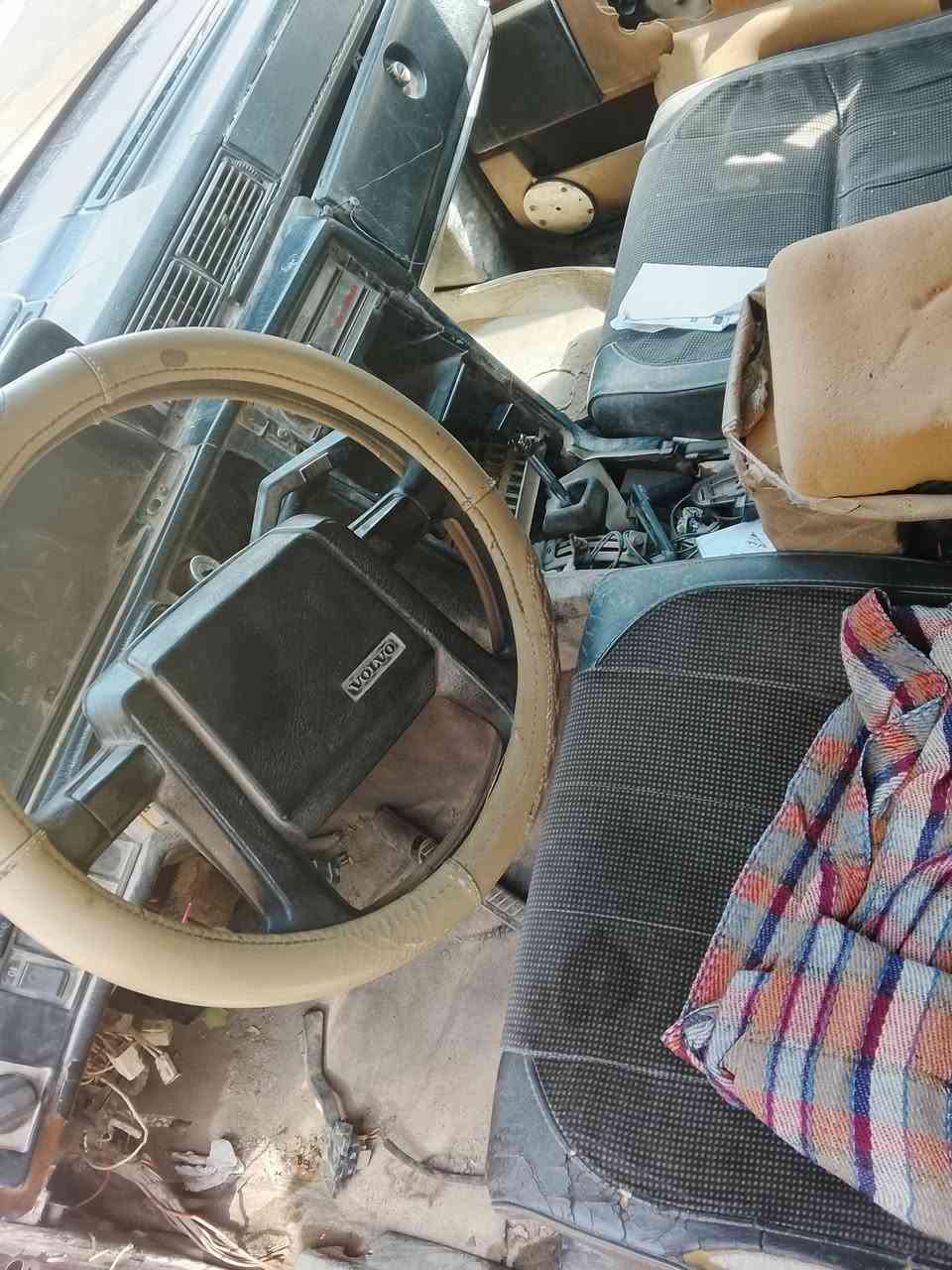 سلام عليكم
اللهم صل على محمد وال محمد 
فالفوا للبيع موديل 86 بيه ضربه بالباب الخالفي مثل ماموضح بالصوره سياره قويه وحلوه مال جناي سعر 25وبيه مجال مكاني نجف ابو صخير خلف السايلون رقمي *********** والشراي بيه خير ويدلل رجاء اخوي الموشراي لا يكسر بحلال الناس
