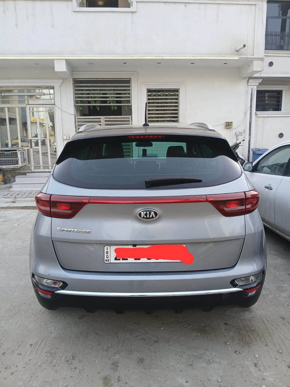 سبورتج موديل ٢٠٢٠ للبيع
رقم اربيل
بانوراما مري شفط تبريد قطعتين السياره مكفوله من الصبغ بيه بارد بل جاملغ الخلفي عل كد شبر بيه ملاحظات بسيطه 
مكان السياره بغداد الاعظميه
السعر ١٨٨ وبيه مجال
*********** بغداد, العراق
