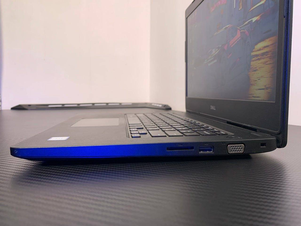 لابتوب dell للبيع
‏السعر 255 الف 🔥
‏سريع واداء عالي ،  مناسب للدراسة والبحوث والتصميم والبرمجة،  وكافة الاعمال المكتبية،  وايضا مناسب للالعاب المتوسطة ✨ 
‏
‏المواصفات التقنية ....
‏المعالج Core i5 7200U الجيل السابع 🔥
‏كرت داخليIntel HD GRAPHICS 4GB 
‏الرام / 8GB DDR4 
‏النخزين / 256GB SSD M.2
‏الشاشة / 14 INCH SCREEN
‏
‏ملحقاته كاملة
‏- شاحنتة الاصلية
‏- ماوس
‏- ماوس باد
‏- حقيبة خاصة
‏
‏السعر: 255 الف / ضمان 10 ايام استبدال في حال وجود اي خلل او مشكلة ( الاستلام بعد الفحص والتأكد من جميع التفاصيل)  
‏
‏يتوفر توصيل كل العراق
‏راسلني ماسنجر
‏واتساب / ***********
‏

