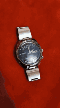 السلام عليكم.. ساعة مالتي شخصيه واريد ابيعها اعتذر ماعندي اي توصيل مكاني بغداد بالرصافة.. اورينت دولي انتاج 1978 نظافه فول الشراي يجي خاص او يتصل اهنا اعتذر ما ارد عل تعليقات....   ***********
