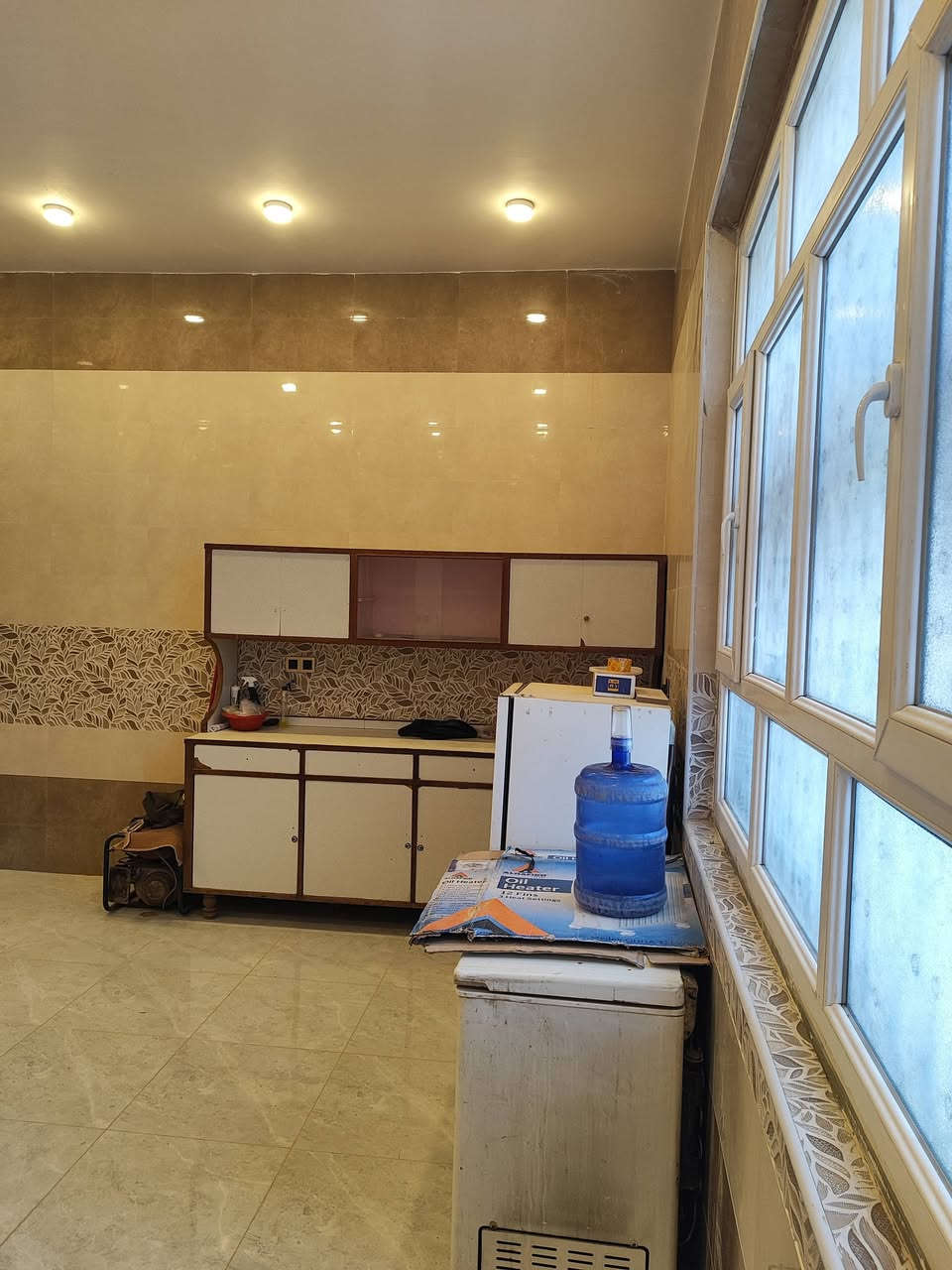 بسم الله دار ملك صرف للبيع قضاء الشاميه السراي شارع الحريه قرب دار المرحوم ابو اكرم الخزعلي 280م دبل فاليوم حديث البناء ط1استقبال مع صحيات وصاله وغرفه سويت وغرفه ومجمع صحيات وطرمه وحديقه ط2غرفه سويت وغرفه ثانيه وصاله ومخزن بيت كونكريت مسلح فخم عالي عن الشارع ارضيه بورسلين ودرج مرمر اليحب يشتري خاص مفتوح او يتصل ***********
