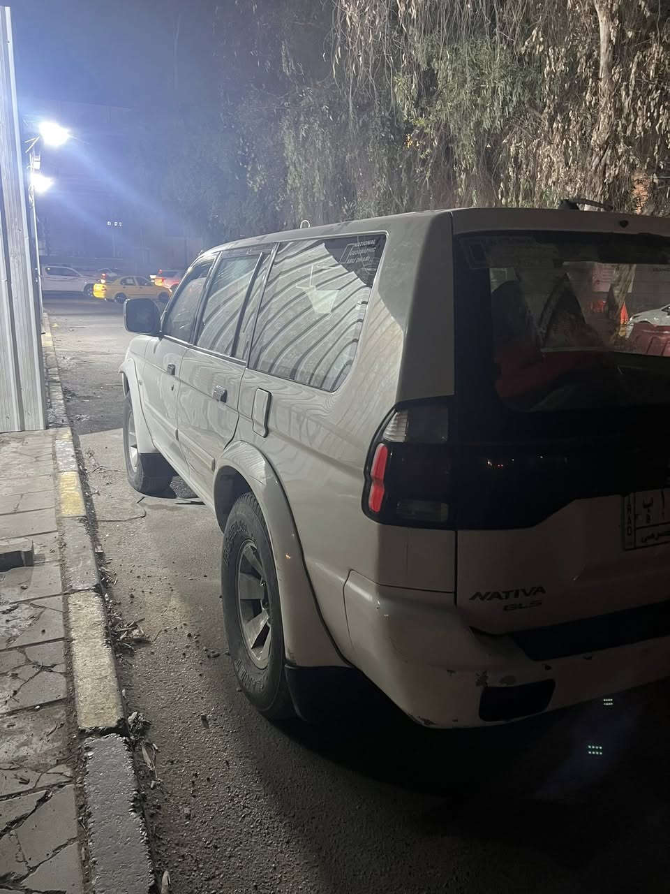 السلامً عليكم من رخصة الادمن ناتيفيا  موديل 2008 فور ويل السياره حادثها مثل مموضحً بالصور صدر نص عمر. بيها ملاحظات مكينه نظيفه كير السعر 77 وبيها مجال للطيبين سياره مال بيع الشراي يتصل ويأمر مكانها بغداد الكراده  الرقم ***********
