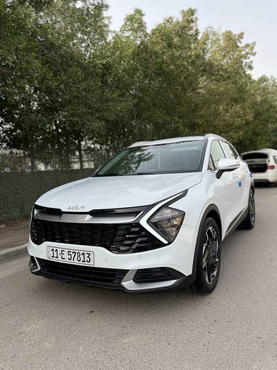 السلام عليكم 
النوع : كيا سبورتج ( خليجي) 
* السياره دوليه ام الضمان 
الموديل : 2024 
الرقم : بغداد ( بأسمي ) 
عداد المسافه : 25 الف 
السياره : كفاله عامه ( كير محرك كفاله عامه ) 
المواصفات : 
* المحرك : 2000 دوش 
* بصمة + بصمة ابواب 
* شاشة دجتل 
* تشغيل عن بعد 
* تبريد قطعتين 
* كراسي كهرباء 
* شاحن وايرليست
* سايد بريك بصمه 
* فول تحكم ستيرن 
* 3 انظمه قياده 
* تدفئة كشنات + تدفئة ستيرن 
* شاشة + كاميره + كاربلي 
* اشاير بلمري + المري شفط 
* حساسات اماميه خلفيه 
* LAD نهاري امامي خلفي 
العنوان : بغداد - السيدية 
السعر : 235 ورقه وبيه مجال 
باقي التفاصيل الاتصال ؏ الرقم او واتساب 
***********
