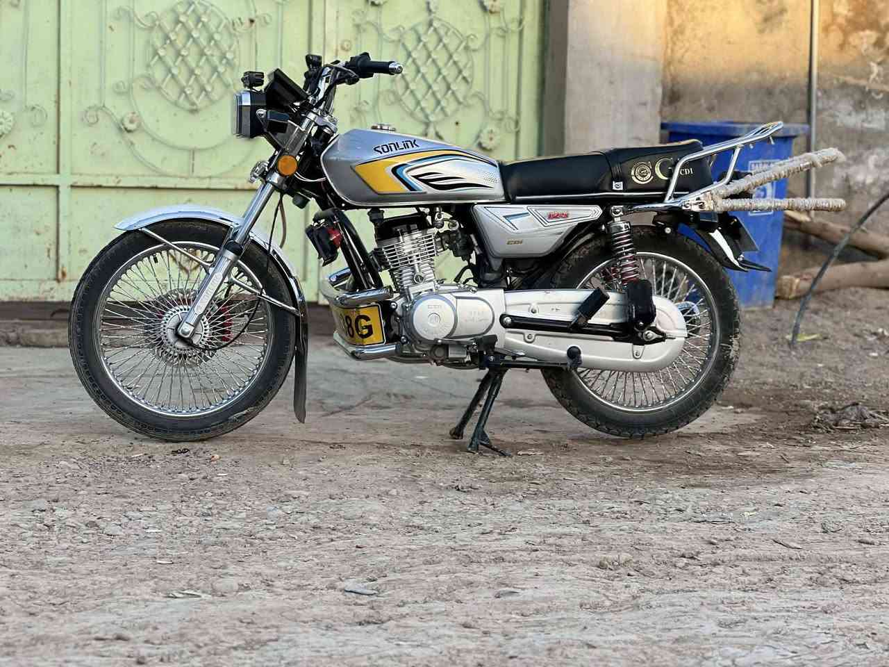 السلام عليكم شباب دراجه سولنك تايكر خمسه كير كفاله عامه بس الشاشه ترمش ولبلقي كفاله حبي شلعه ومعدل فول السعر 760 وبيه مجال مكاني ديالى بعقوبه گاطون الرحمه رقمي لتواصل ***********
