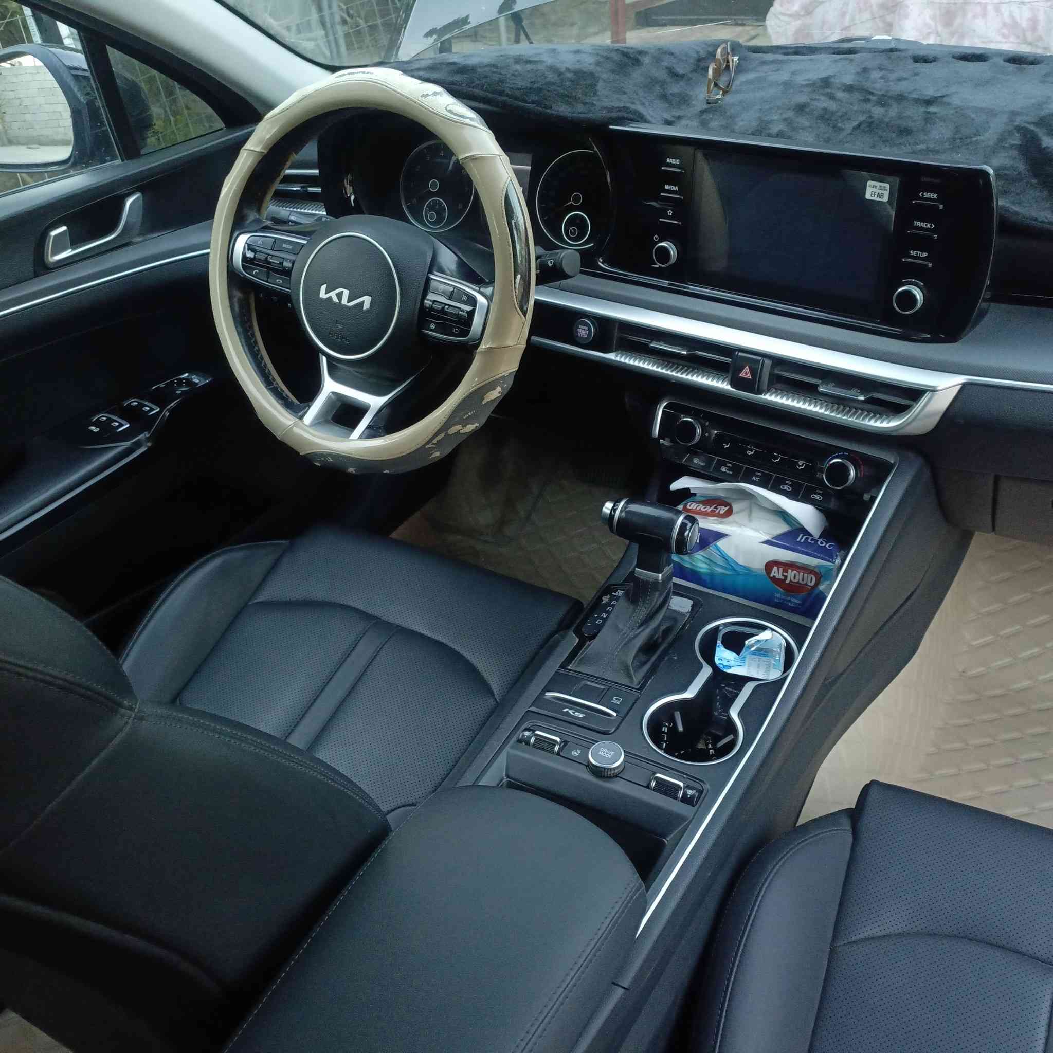 سلام عليكم البيع مكفول من كلشي موديل٢٠٢٢ سيار جديد اخير من الله من الشركه بسمي الستفسار الهاتف***********
