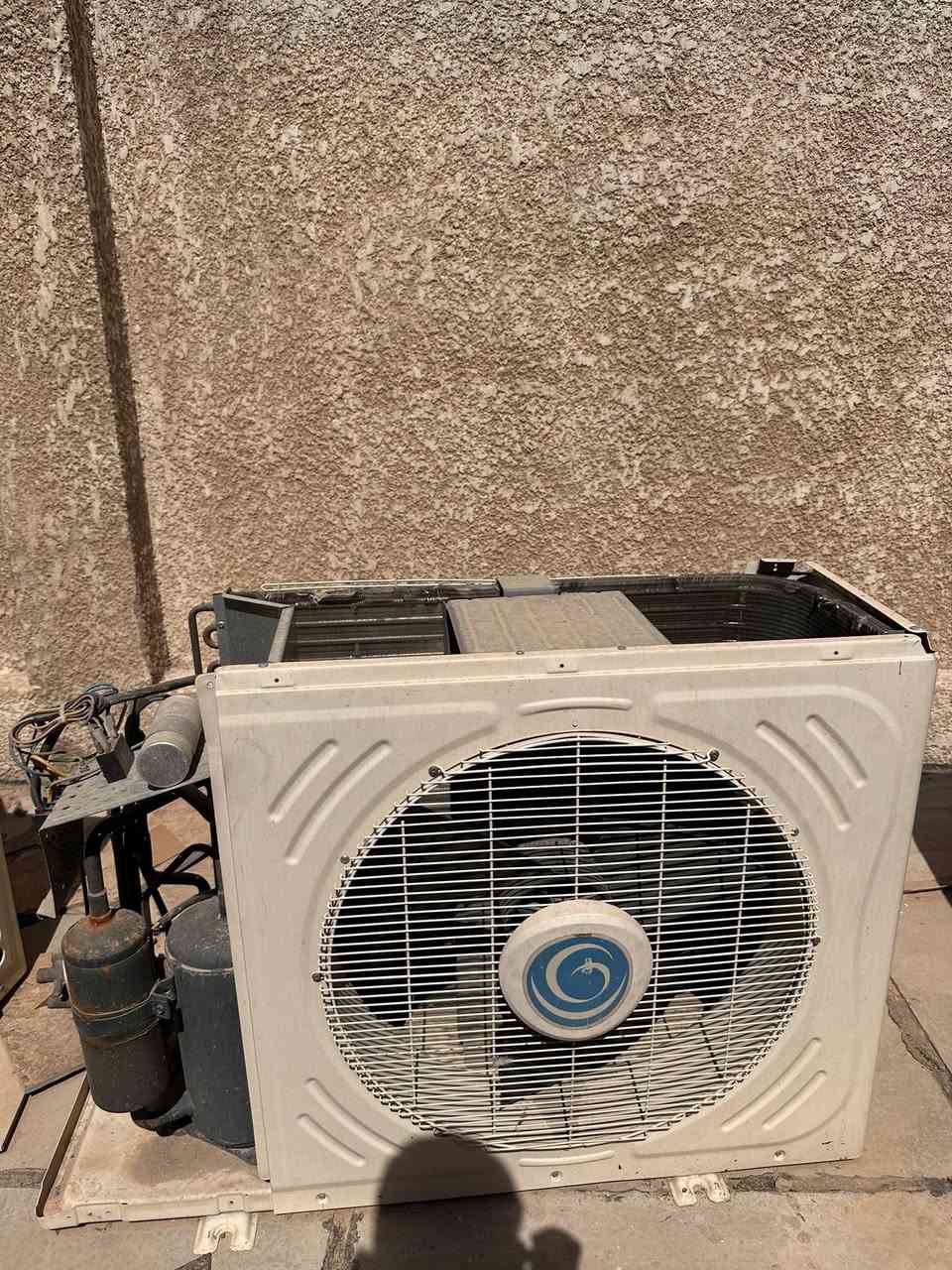 قطع خارجية 2 طن براند يونيون إير للبيع
المكان المنصور الاميرات
السعر 200 الف 
لتواصل خاص او على الرقم
***********
