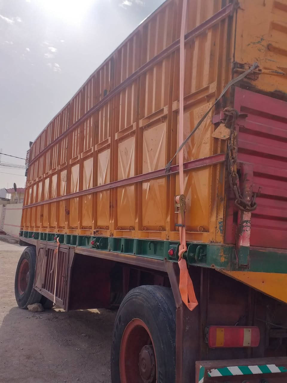 مقطوره للبيع مصلاويه طول  ٧ء٦٠ارتفاع ١٩٠دناكي بريمه سربس مكاني نجف الشراي يتصل ***********
***********
