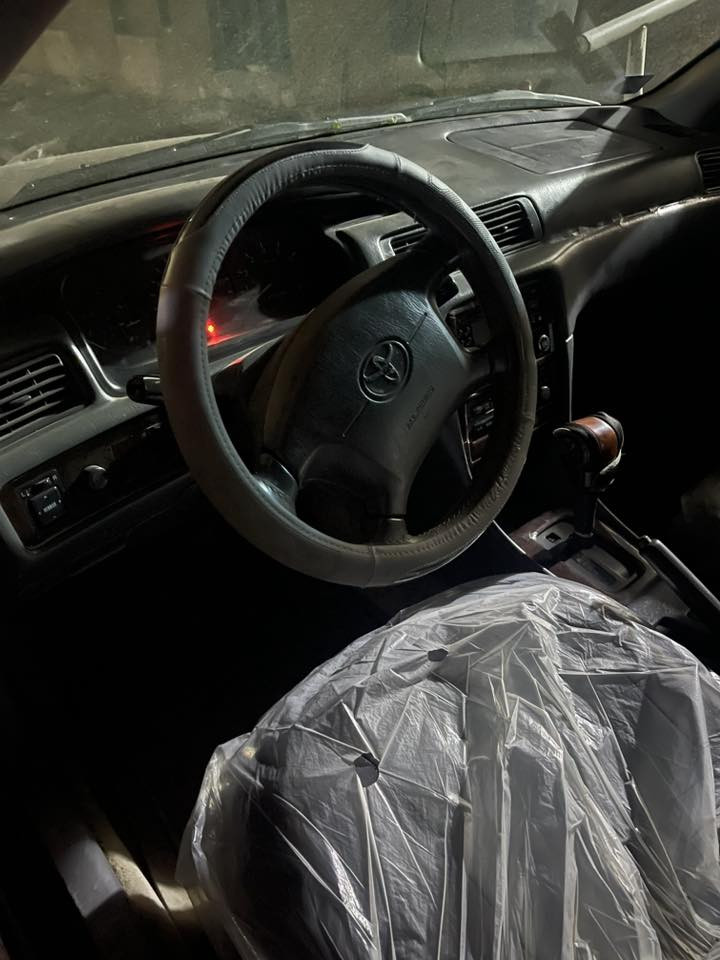 كامري موديل 2000 نظيفه جدا محرك 6 سلندر وارد امريكي مواصفات فول گراندي فتحة تحكمات سرعه وكهرباء تبريد ثلج محرك وكير مكفول  مقاعد جلد لون اسود مرشوش بدون معجون ليبل واحد رقم بغداد دولي باسمي داخله هزة  
مكانها بغداد الكرخ 
***********
