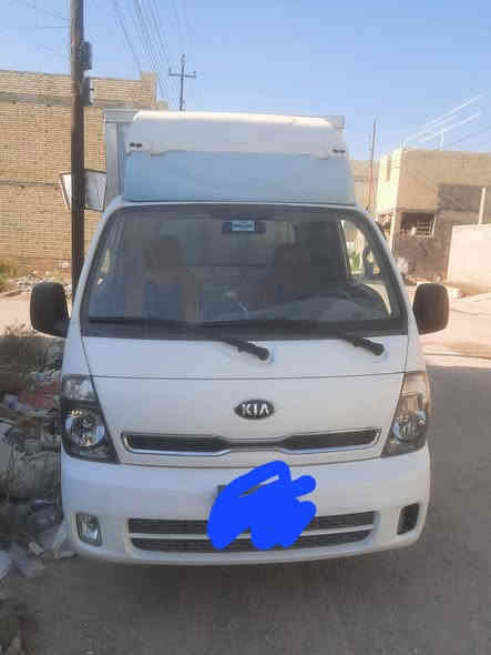 السلام عليكم 
كيا حمل 2700  
الموديل 2015 
رقم بغداد 
بيها بارد بالباب عكس السايق ومعدليها 
السعر 110 
المكان الدوره 
***********
***********
