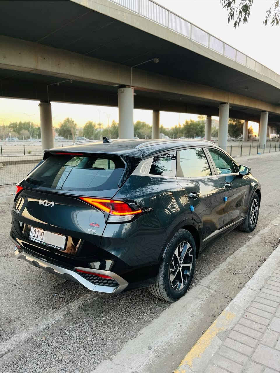 سلام عليكم بيع او مراوس 
كيا سبورتجً موديل ٢٠٢٣  هايبرد  فوول موصفات 
حادثها موضح بالصور 
كشنات جلد وكشن كهرباء 
كاميرات 
شاشه متصل 
خزن ميموري 
بصمه وتشغيل عن بعد
كشنات تدفئه وتبريد 
وبيها هواي مواصفات
مكان السيارة بغداد حي البنوك 
السعر ١٩٣  وبيها مجال ان شاءالله  ‭٠٧٧١ ٢٥٦ ٢٠٢٦‬
