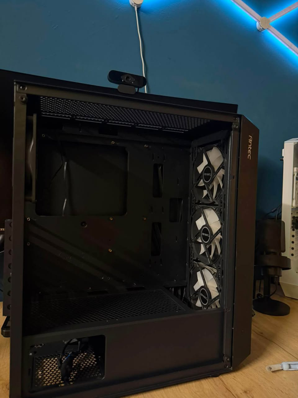 كيس للبيع فارغ جديد بي مراوح RGB
سعره 70
الاتصال***********
يوجد توصيل بغداد, العراق
