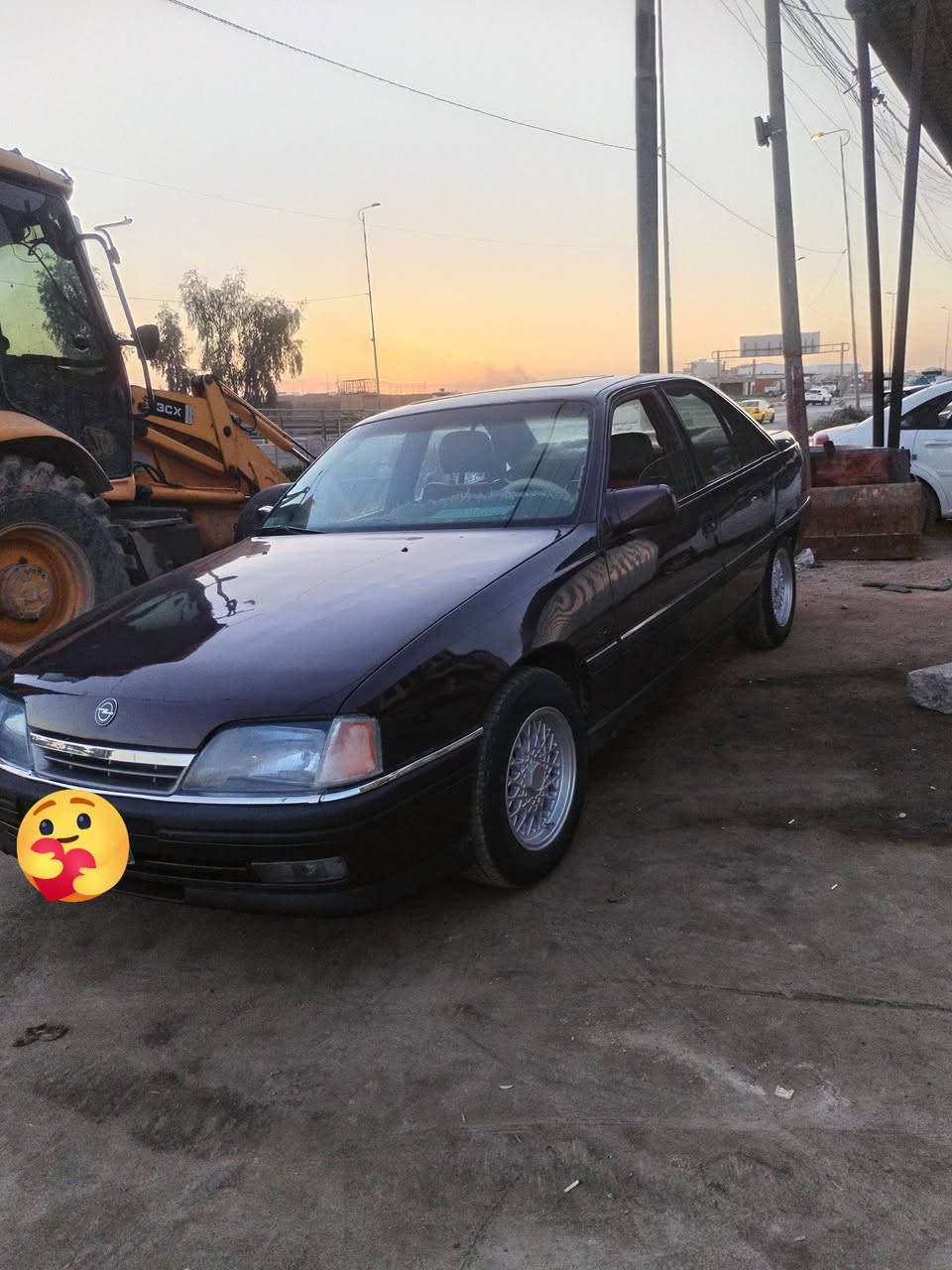 سلام عليكم للبيع اوميكا مديل 1991 حجم 20كير ومحرك شرط صخم تايات ويالا جديد كربياتها كلها شغاله سيارا صبغ جماليا فقط رقم نينوى اجنبي  بسمي سيارا مال جناي سعر 38مكان موصل جانب اليمن الستفسار هاذا رقم*********** *********** وبيهن واساب ذنينهم
