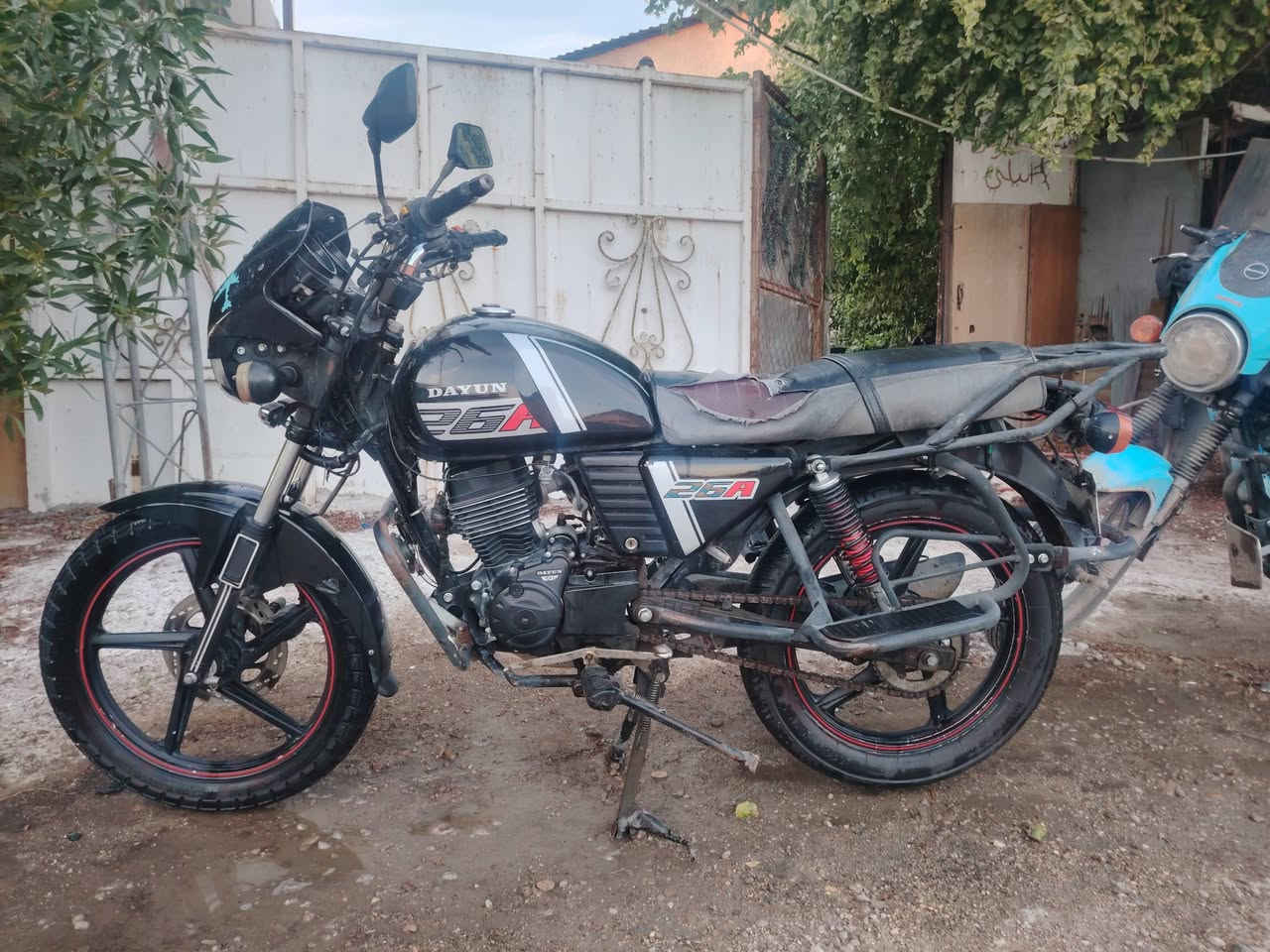 السلام عليكم دايون موديل 2022 مرقم ديالى بسمي  سعرها مليون 700 وبيها مجال *********** اتصل ومتواجد واتس بغداد الشعب
