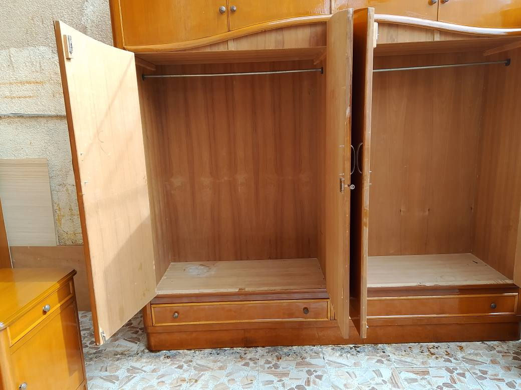 السلام عليكم غرفه نوم للبيع 4باب تزكام درجة اولى داخل خارج صاج الضهر شد براغي چرچوبه النقش صاج چتف جاوي التخته قطعتين 8رجلين صبغ قفل يده كله جديد أي نقص مابيه  السعر 650 ا خو البلاش الشراي يتصل على الرقم ويوجد توصيل داخل النجف الاشرف ويوجد كادر لفتح وشد وصيانه الغرف العراقيه ماعليك غير التصال على الرقم ***********وبي واتساب الرقم @إشارة النجف, العراق
