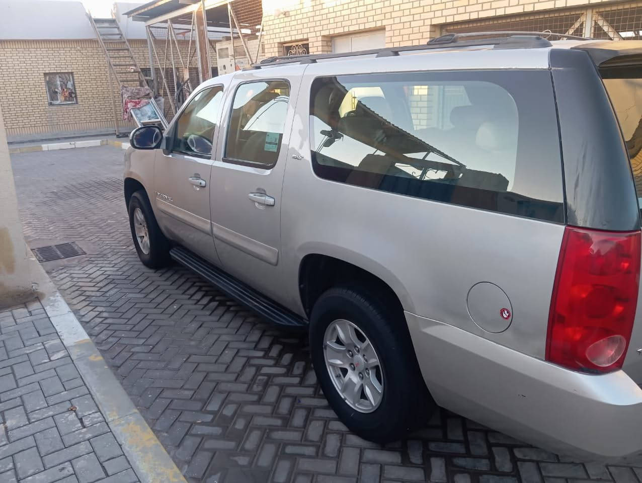 يوكن 2009 اجره رقمها بغداد باسمي خطها بصرة كربلاء مصفرة هيئة وضريبة وغرامات السيارة كفاله عامه كير مكينه حدادية تخم تاير  كيرها مال سبعه جاهزة من كلشي 

مكلف بالنشر 

***********
