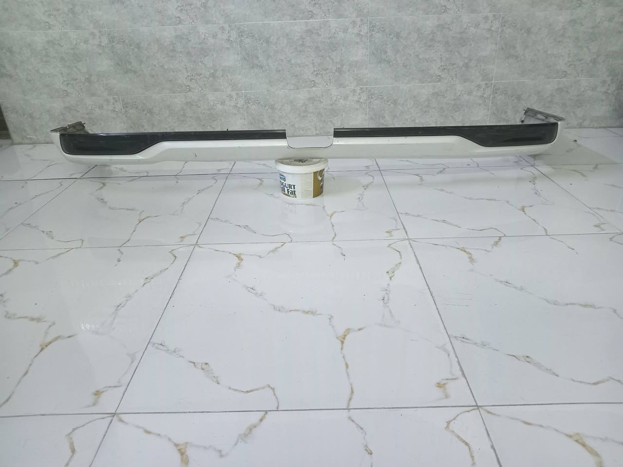 للبيع لحايه مال دعاميه خلفيه لاندكروز مستخدمه كلش نضيفه السعر ٣٠  مكاني بغداد الجديده ل***********
