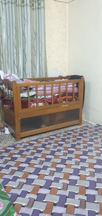 سرير اطفال • جرار داخلي • نظيف
