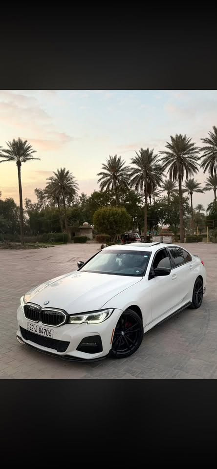 السلام عليكم للبيع BMW 330i M Package 2022 
داخل احمر فول مواصفات 1/1 ام بكج بلادية 

داخل احمر 
محرك 2.0 تون تيربو 
مضللة بالسنوية 

بصمة 
انارة ديناميك تفاعليه 
صندوك بالرجل 
دركة M 
رادار امامي رادار خلفي رادار جانبي 
حساس امامي خلفي 
كامرة دوارة 
انارة متغيرة 
كشنات كهرباء 
تدفئة ستيرن ومقاعد 
ماشية 39 الف 
بدون اي نقص جاهزة وجديدة جدا 
رقم اربيل باسمي سنوية وهزة جديد عنواني بغداد 
رايدة 248 ورقه ومجاله بسيط جداً ***********
