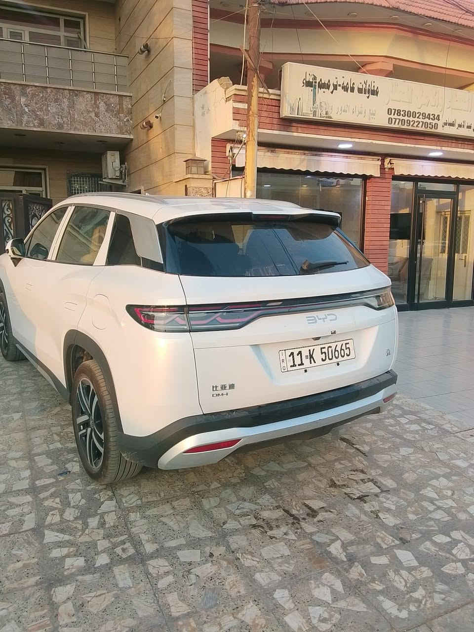 ​🚗 للبيع: بي واي دي سونج ال (BYD Song L) – زيرو بمعنى الكلمة!
السيارة جديدة جديدة بكل معنى الكلمة، شبه زيرو وماشية 400 كيلومتر فقط! نظافة تامة وبحالة الوكالة، ومجهزة بملحقات إضافية وجاهزة للاستلام فوراً.

​🔹 تفاصيل ومواصفات السيارة:

​الموديل والفئة: BYD Song L (فئة النص فول).

​الممشى: 400 كم فقط (بحالة الزيرو).

​الكراسي: الكرسي يجي تحكم كهرباء (كرسي واحد كهرباء الخاص بالسائق، وهو الميزة الأساسية بفئة النص فول مقارنة بالفول اللي يجي بيها اثنين).

​السقف: سقف بانوراما بالكامل.

​الكاميرات: نظام 4 كاميرات محيطية (رؤية 360 درجة) لكشف كامل زوايا السيارة.

​الشحن والملحقات: بالاضافة لملحقات الوكالة، تم شراء شاحنة جديدة إضافية قوية بقدرة 16 أمبير تشحن السيارة بكفاءة وسرعة عالية.

​الداخلية: صالون جلد فاخر بلون مميز (بيج/تان) وبحالة بلادها ولسه بأكياس الوكالة.

​💵 السعر:

​30,250 مليون عراقي 

​📞 للاستفسار والتواصل:

(***********)
