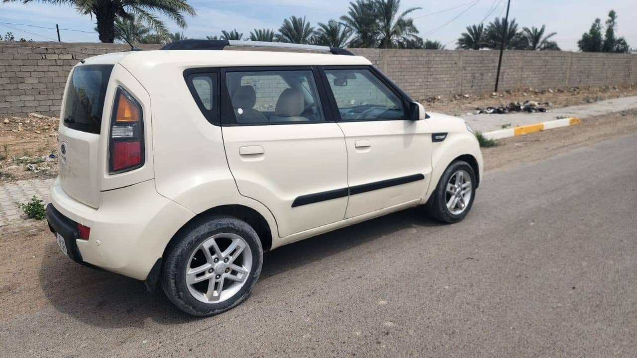 سلام عليكم سياره صول مديل2010 خليجي تبريد شغال  مكينه 1600   رقم بغداد نكليزي بسمي سياره مكفوله من الكص او الكلبه او العيب الشرعي السعر 80  او بيه مجال مكان بغداد حي نصر السياحي   الاستفسار ***********

