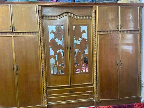 السلام عليكم غرفه نجاره عراقيه نضيفه سعر 800 بيهة مجال ***********
