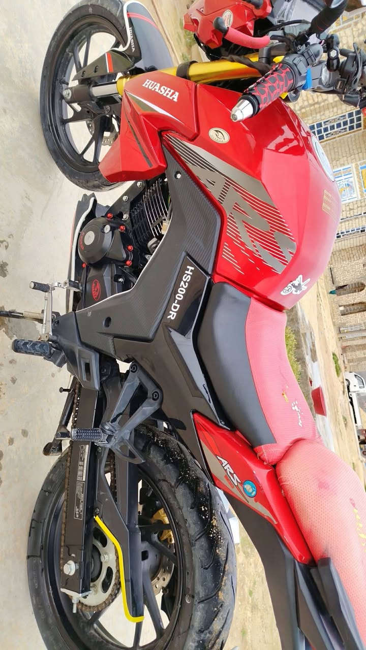 سلام عليكم هايوشهDR2025 محرك200 الماطور جديد ونعومه وجاهز من كلشي بعده كله وضع شركه سعره1300وبي مجال حگ جيه المكان حديثه رقم صاحبه ***********
