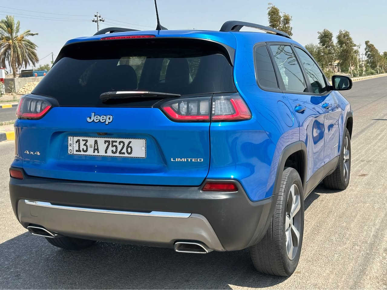 سياره جيب شيروكي سته سلندر 2022 
ماشيه 80 km الف 
بيها تبديل بنيد فقط 
السيارة فئه ليمتد 
جاهزه للاخير 
بأسمي تحويل ثاني يوم  
السياره كامله 
من كل الجوانب 
*********** اتصال + واتساب عمارة, ميسان
