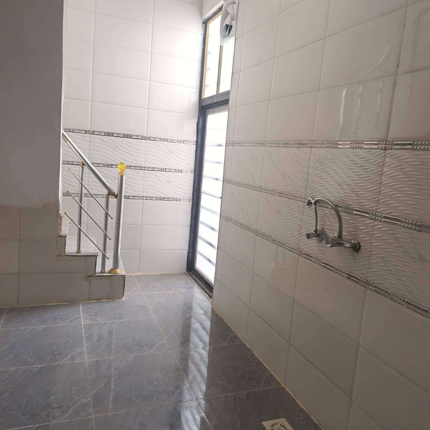بيت 50متر لليجار علا حولي 100 شارع ابو مهدي المهندس بيت جديد مامسكون الاتصال***********
