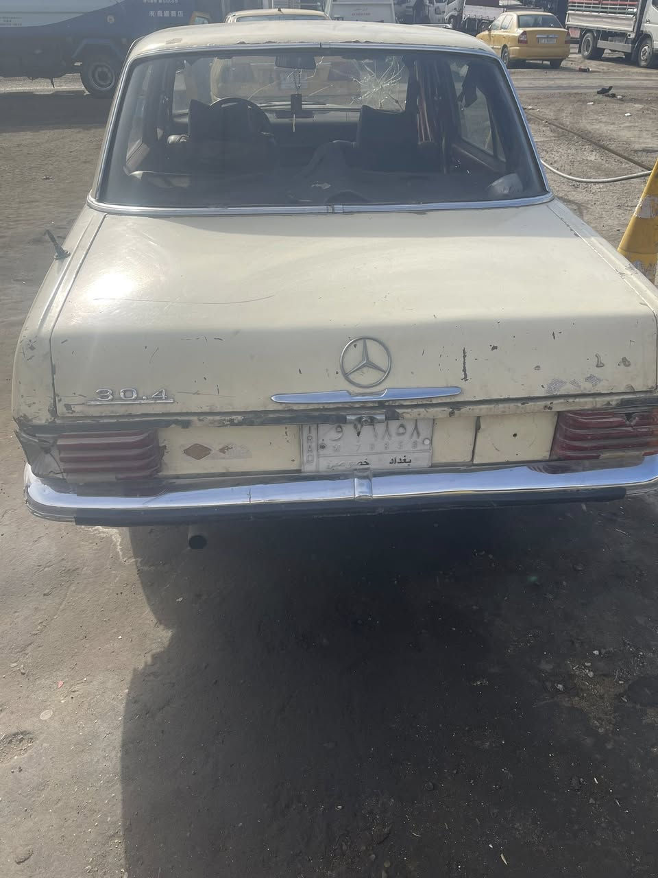 سلام عليكم مارسدس بتره مديل 1976 مكينه مجفته جديد مكان بغداد شيخ عمر رقم الهاتف ***********
