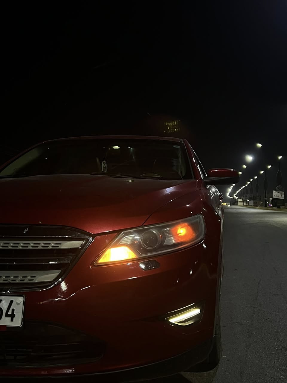 فورد تورس فول للاخير 1/1
الموديل :2010

((كلين)) ✅

ناقل السرعة ؛أوتوماتيك سبورت

عدد السلندرات ؛ 6 سلندر

حجم المحرك: 3.5L

القدرة الحصانية ؛ 263hp

نظام الدفع ؛ امامي

موصفات ((ESL))

دواخل  بيجي  

الدواخل:نظيفه جداً 👏

نوع الفرش ؛ جلد - كهربائي -تدفئة ✅

LED  

العداد  130 ميل 

للسعر  ((105)) ✅

رقم سليماني ♥️

للاستفسار   ***********

السياره كفاله عاااامه واحلا من الصور
